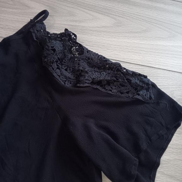 Cold Shoulder Guipure Lace Insert Dress - Picture 13 of 14